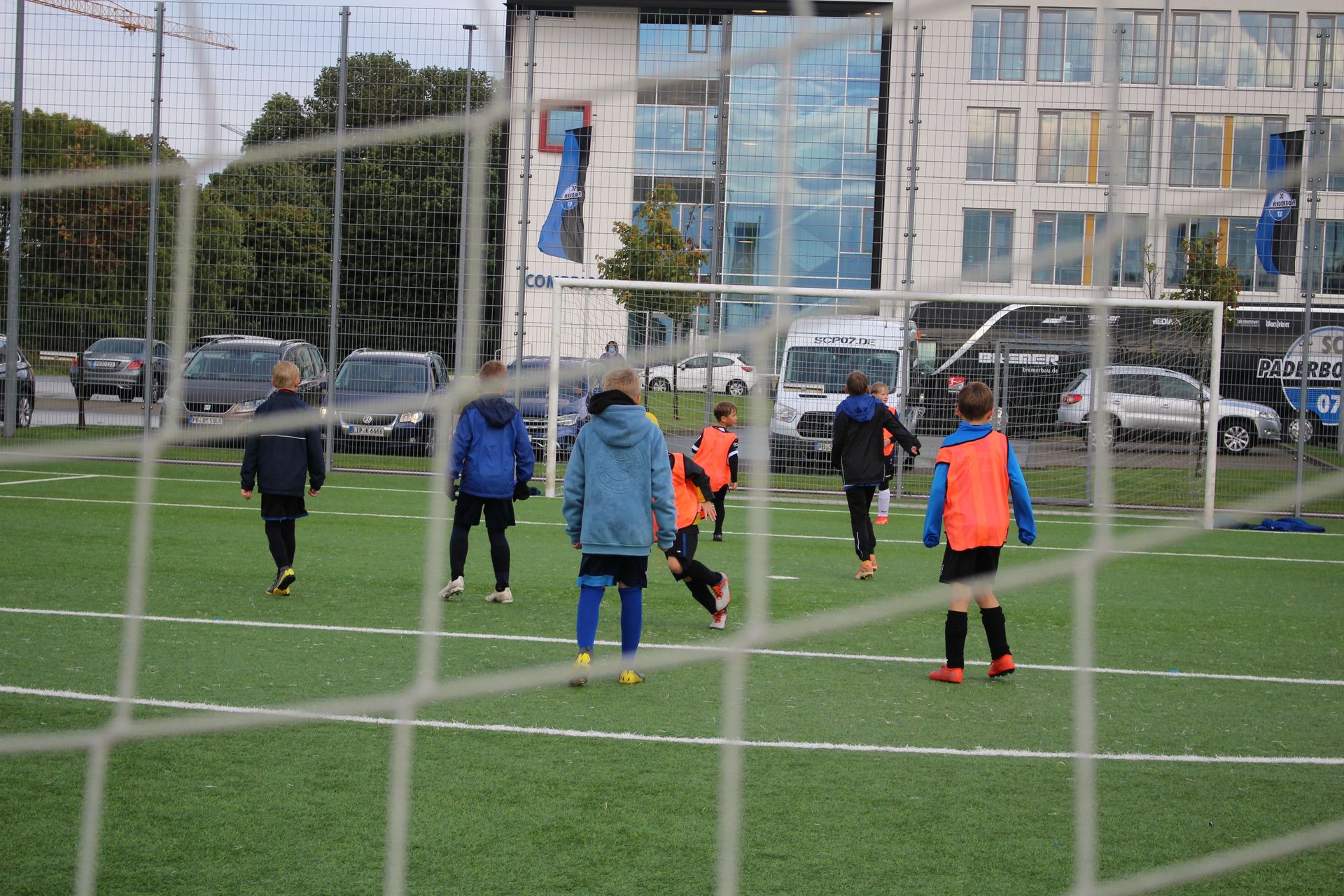 Die Kids spielen Fußball