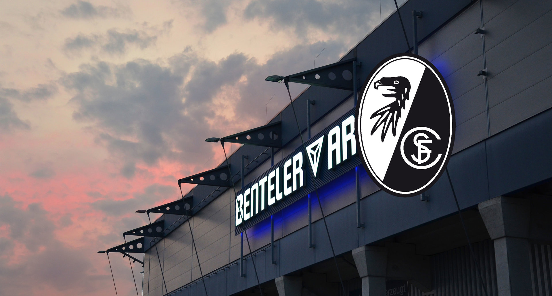 Außenfassade Benteler-Arena, Logo SC Freiburg