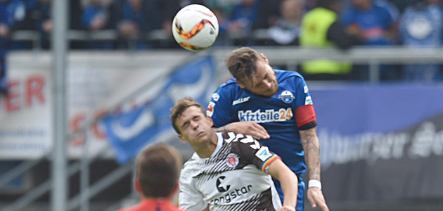 Kopfball Marvin Bakalorz SCP - FC St. Pauli, 26.09.2015