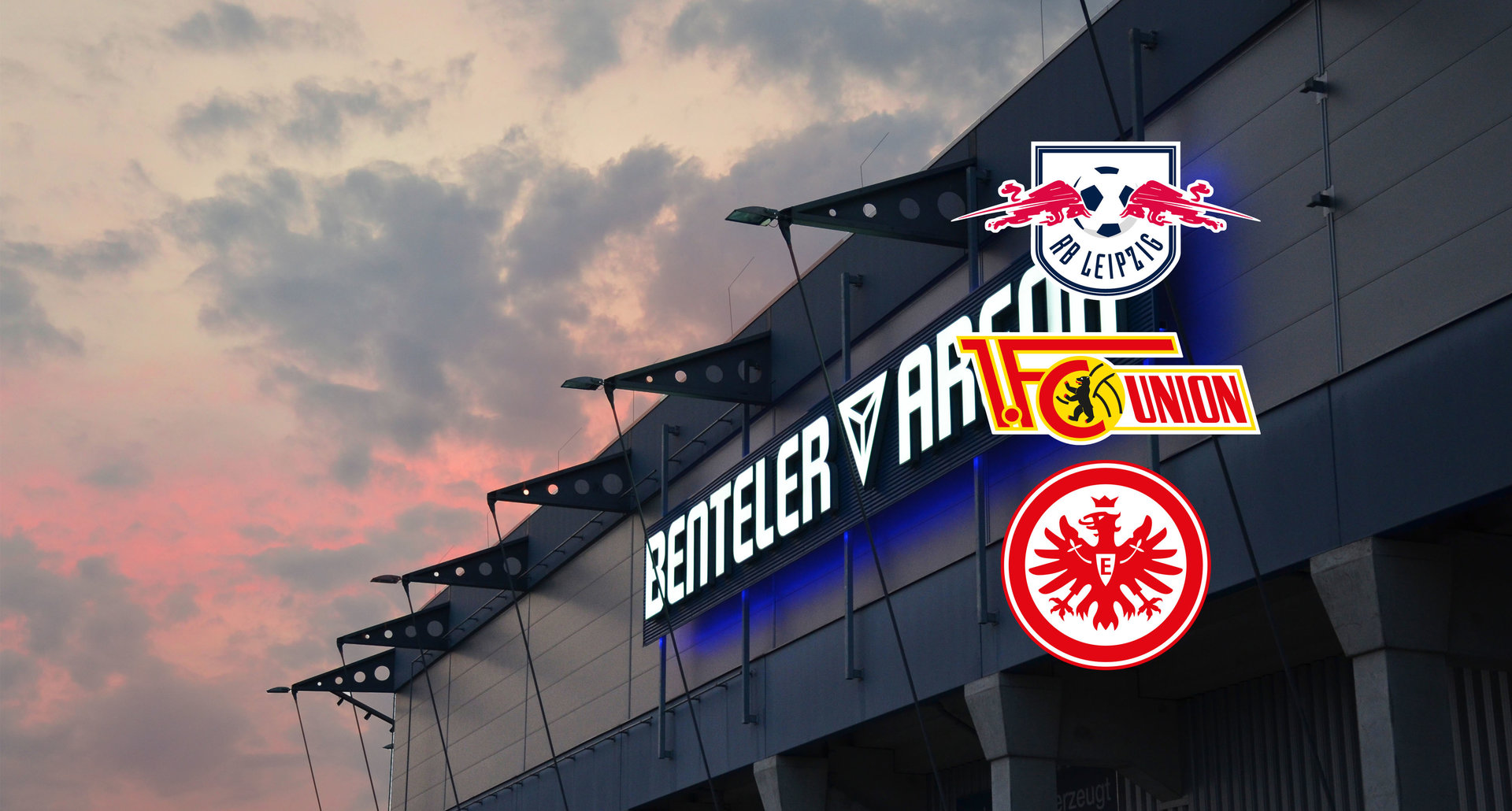 Fassade der Benteler-Arena, im Vordergrund die Logos von RB Leipzig, 1. FC Union Berlin, Eintracht Frankfurt.